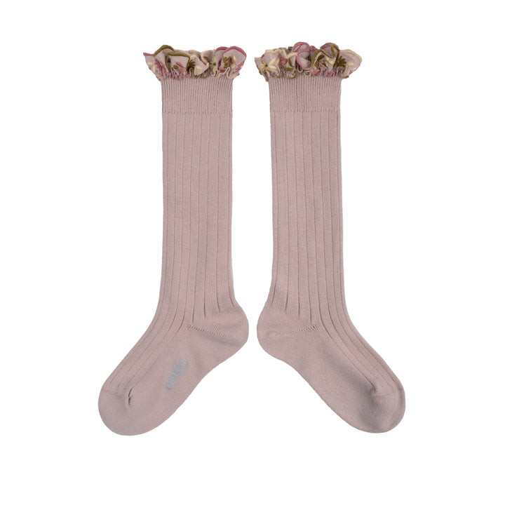 Chaussettes Eglantine à volant brodé - vieux rose