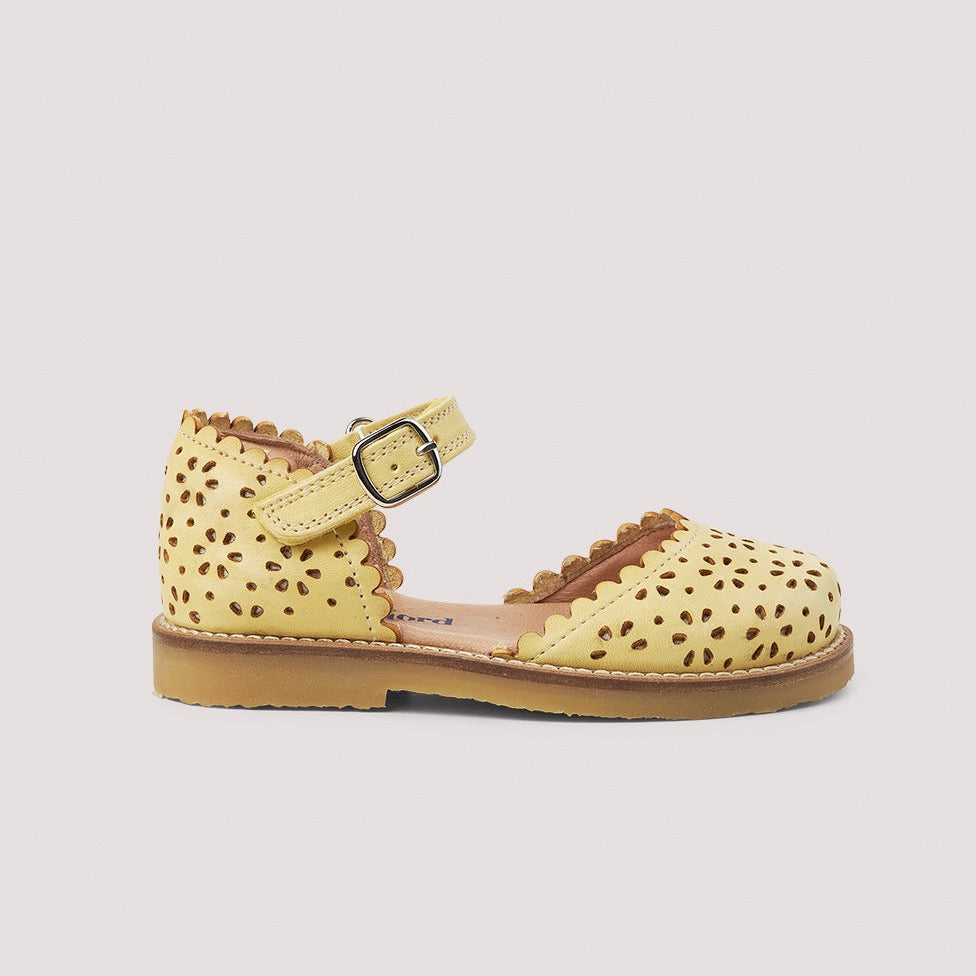 柠檬黄花芭蕾舞鞋