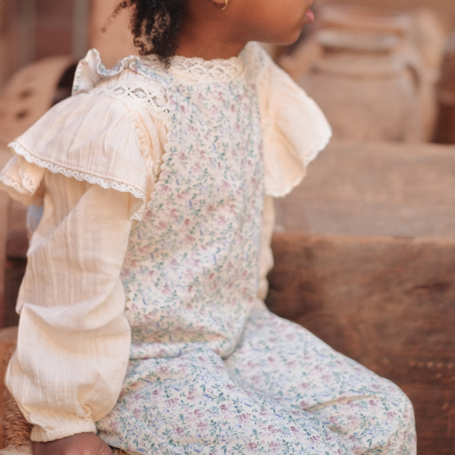 Photo de la blouse Janipa fille à dentelle blush de Louise Misha