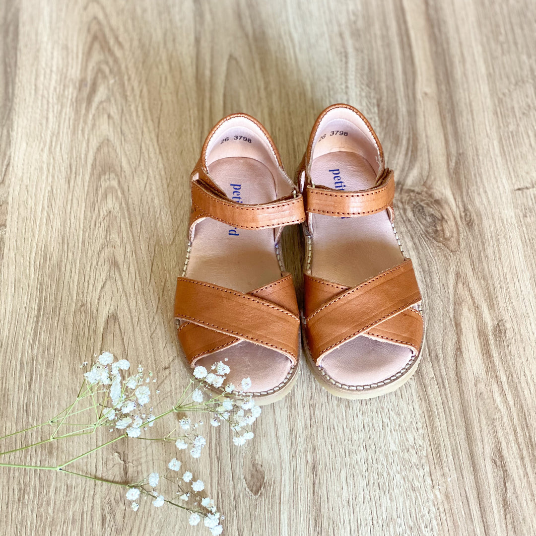 Camel crossed sandals