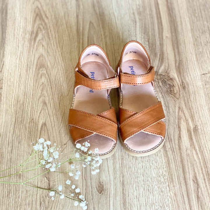 Camel crossed sandals